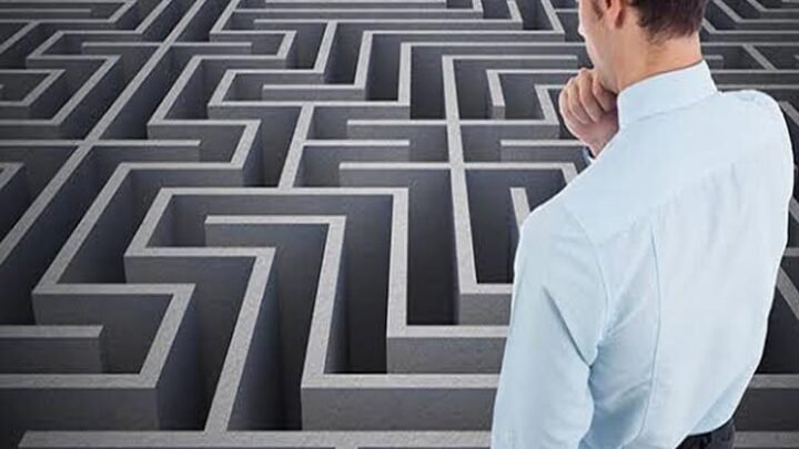 مشکلات کا حل کس کے پاس؟